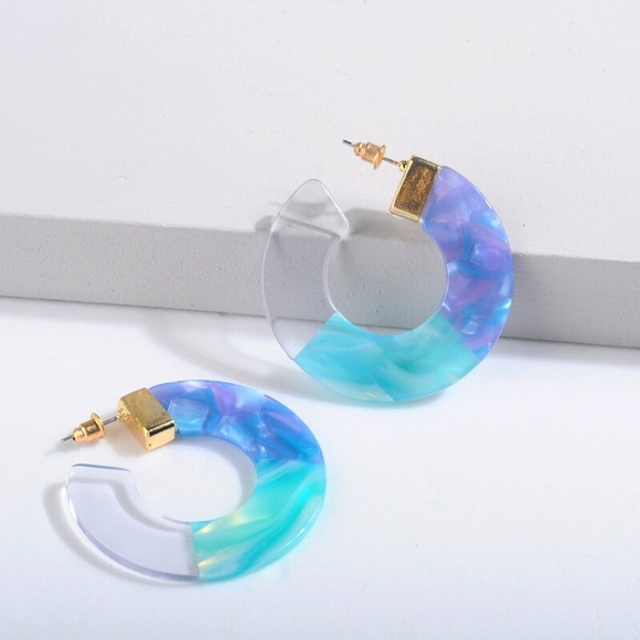 BaubleBar Style MultiColor Tortoise Hoop Earrings - Picture 4 of 8